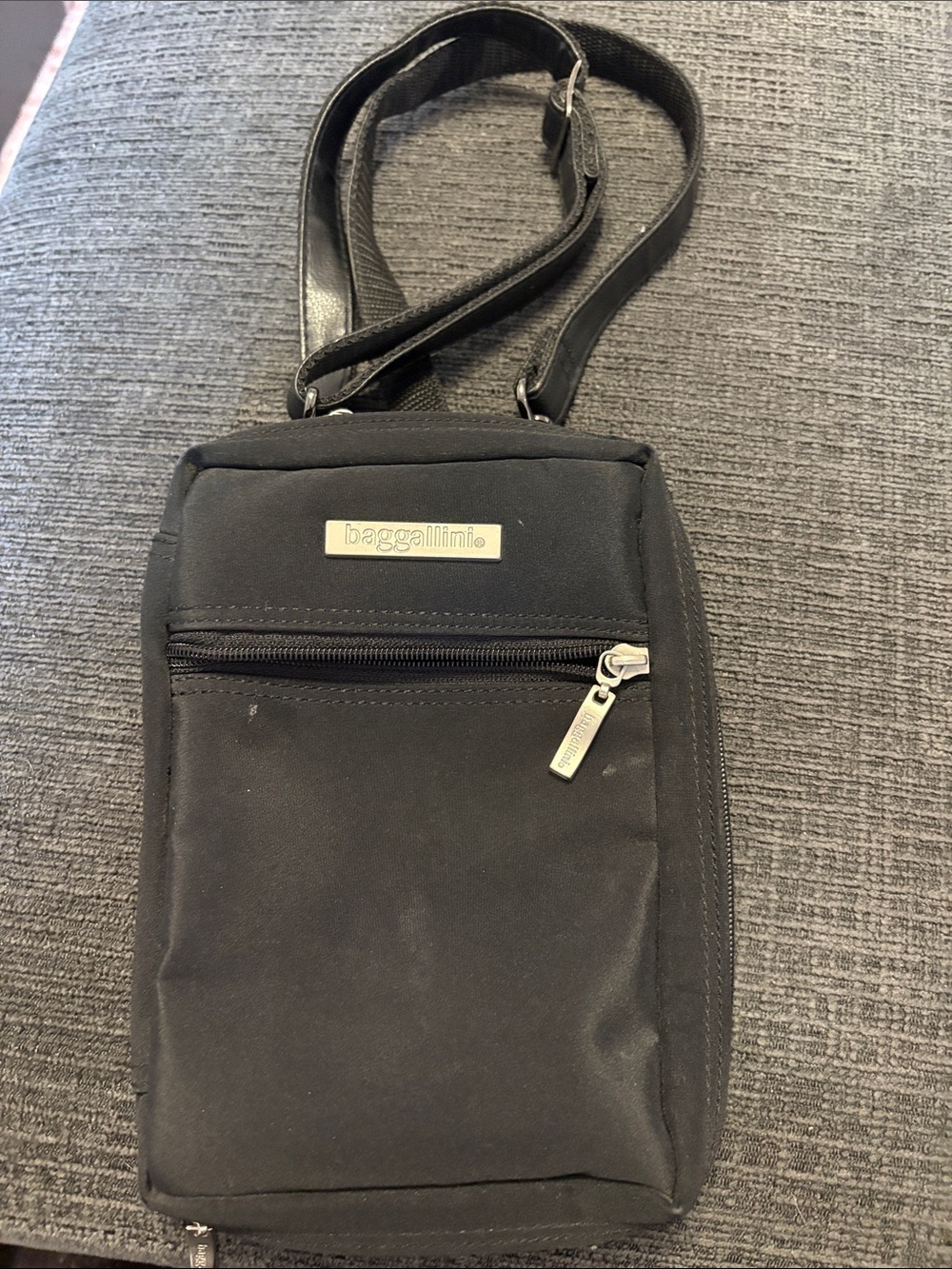 Baggallini Black Crossbody Messenger Bag with Gold Hardware